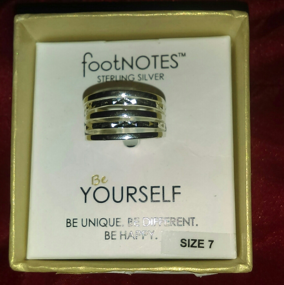 NWTS SILVER RING - Picture 6 of 6